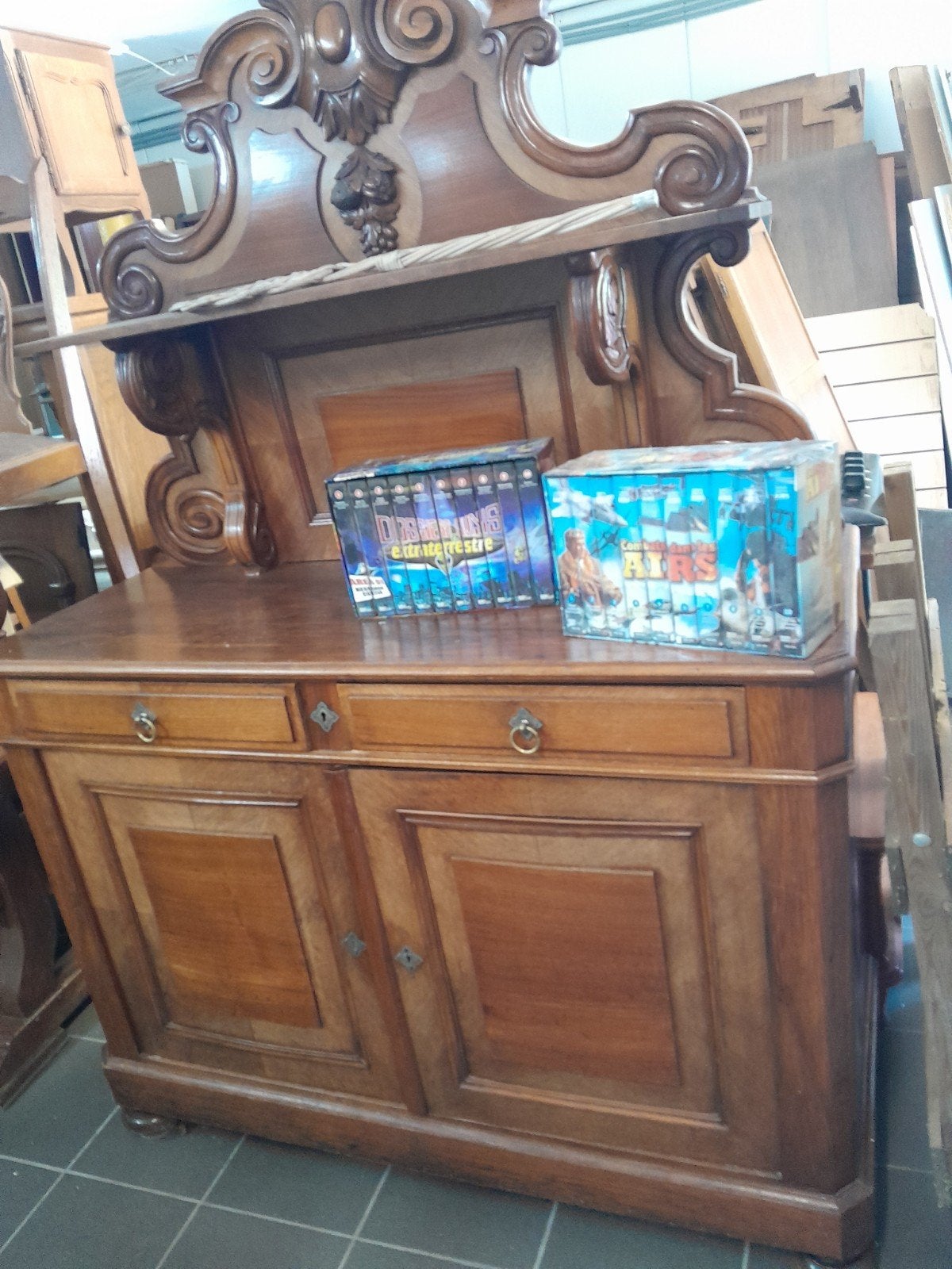 Meuble ancien, Enlèvement