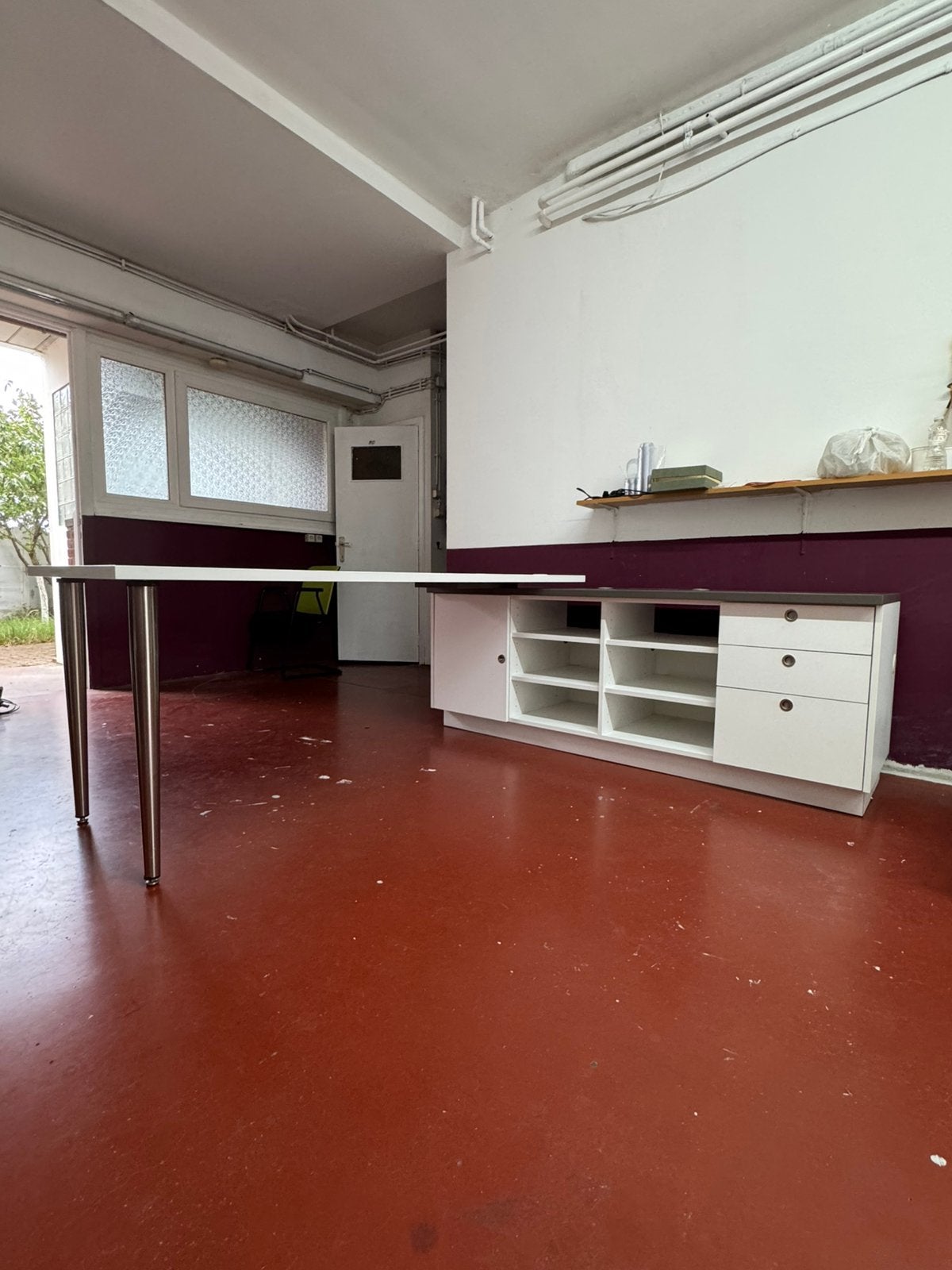 Bureau in uitstekende staat met opbergruimte, Ophalen, Zo goed als nieuw