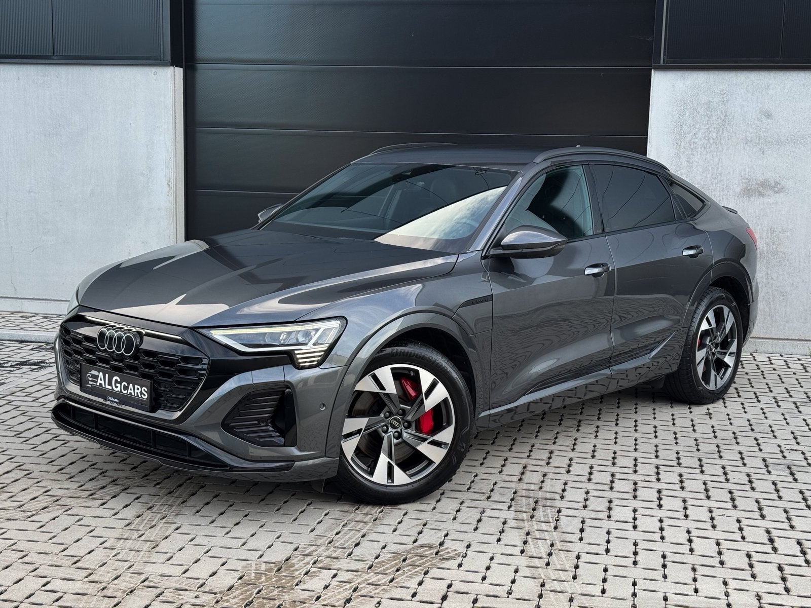 Audi Q8 e-tron Sportback S-Line Quattro / Trekhaak /360/TOP!, Auto's, Automaat, Dealer onderhouden, Q8 e-tron, 5 zetels