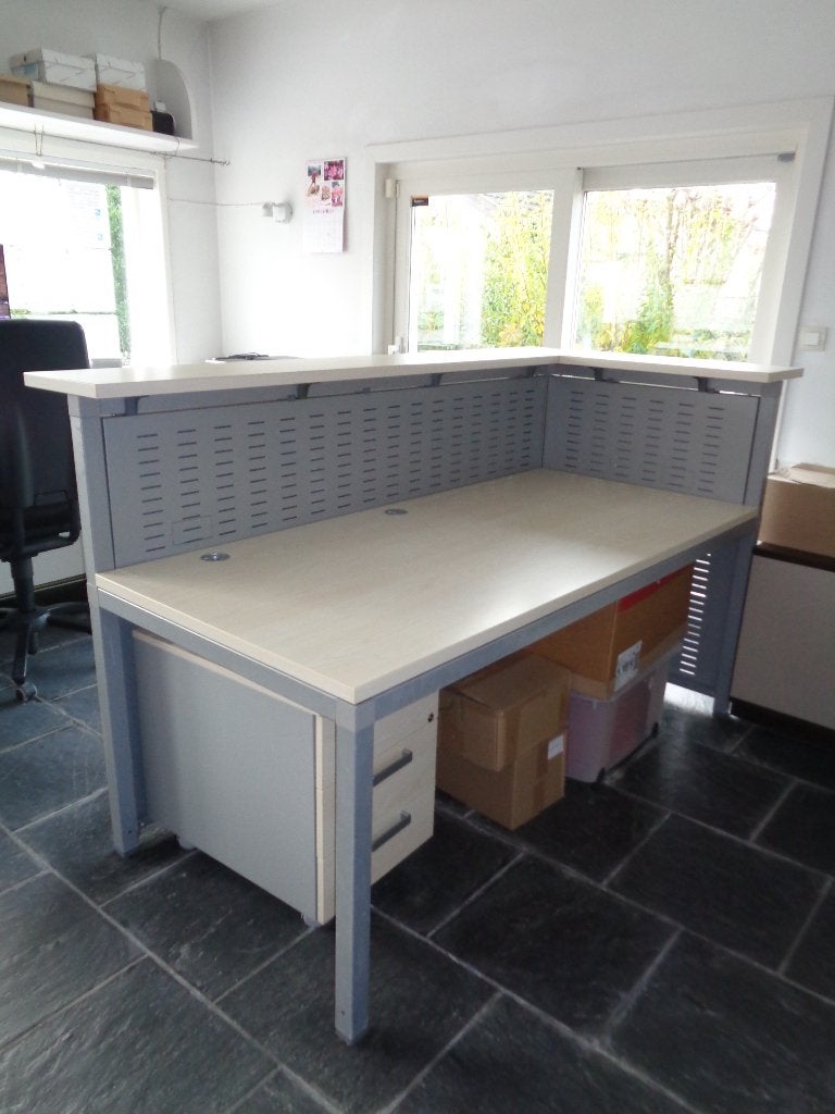 Bureau tafel met scheidingswand, Ophalen, Demontabel, Gebruikt, Hout