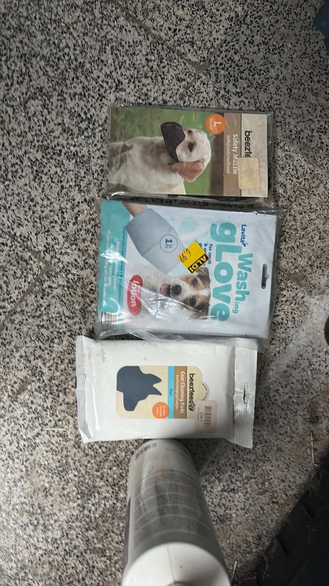 GRATIS Hond : muilband, shampoo, washandje, vochtige doekjes, Dieren en Toebehoren, Honden-accessoires, Ophalen, Zo goed als nieuw