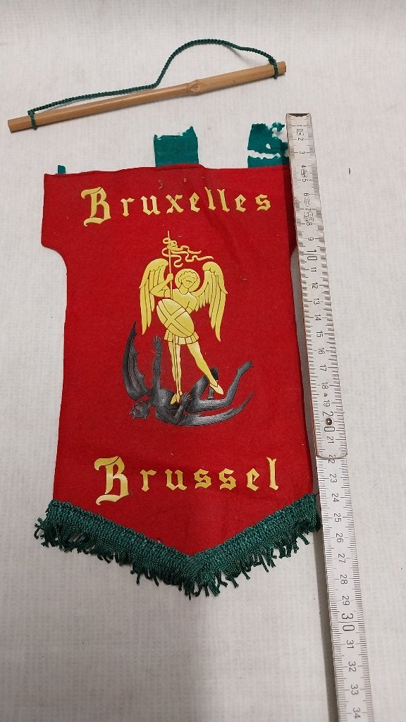 Oude Wimpel Brussel, Ophalen of Verzenden, Gebruikt