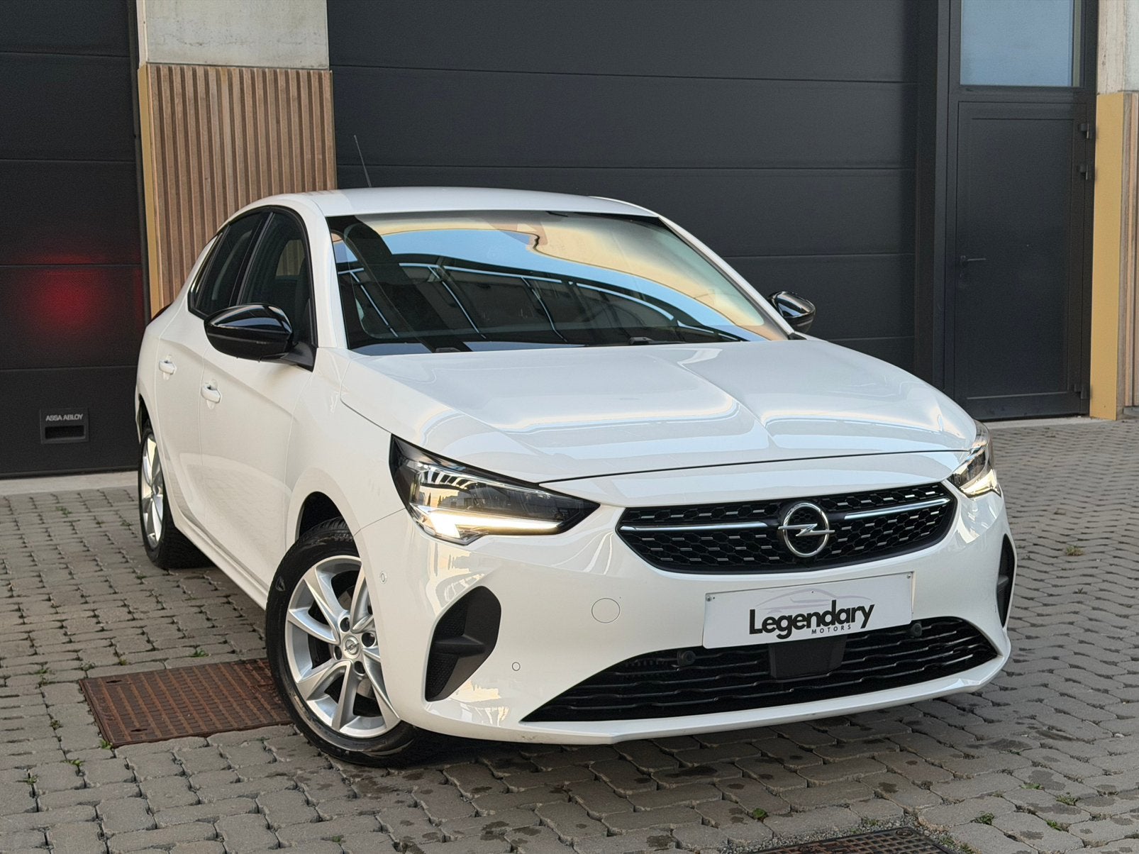 OPEL CORSA / 1.2 TURBO / 24.000 KM!!! / AUTOMATIQUE /, Auto's, Dealer onderhouden, Stof, 1199 cc, Wit
