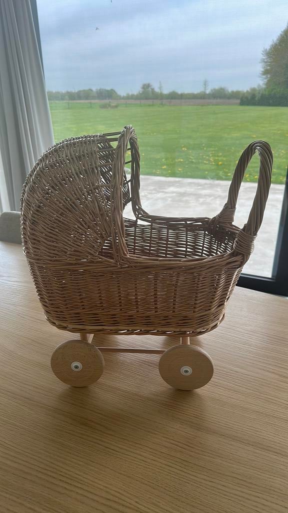 Rieten kinderwagen, Kinderen en Baby's, Speelgoed | Poppen, Ophalen, Zo goed als nieuw