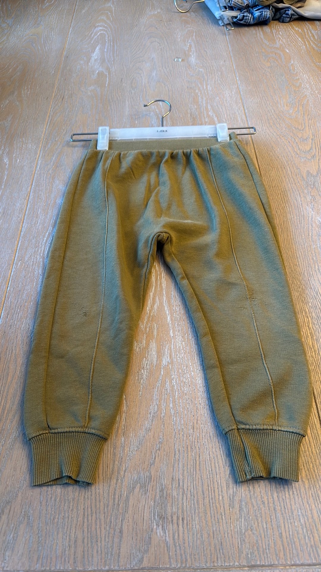 Zara jongens sports broek, groen, maat 4-5 (110 cm), Enlèvement, Utilisé, Garçon, Pantalon