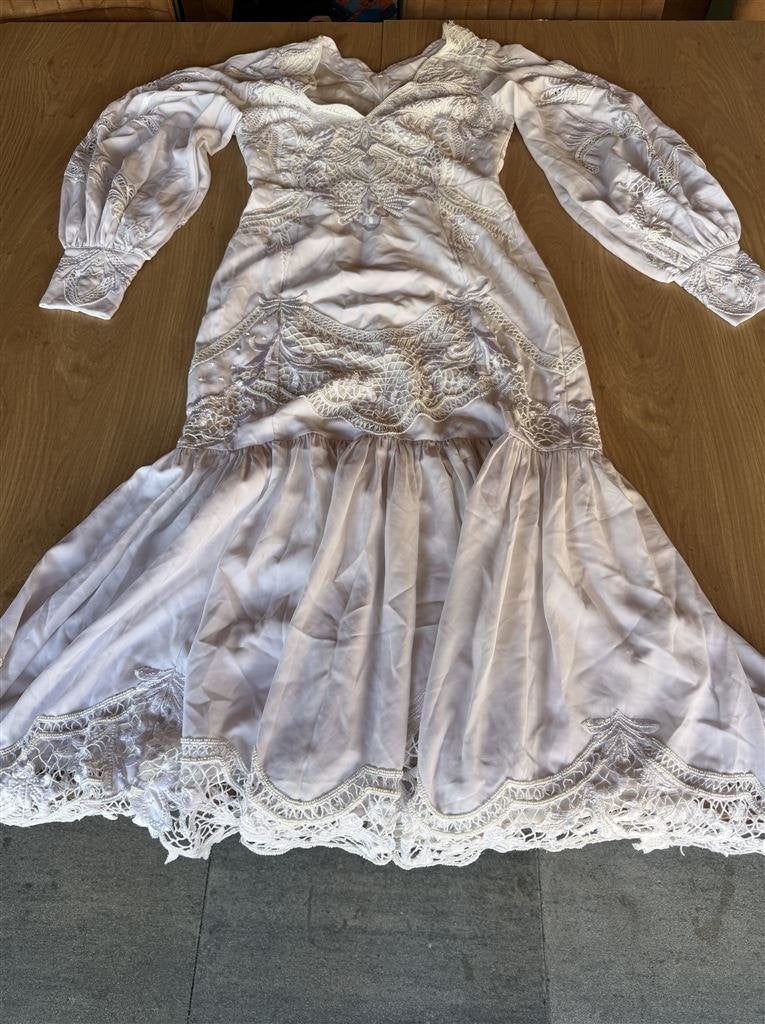 Karen Millen Ivoorwitte Kanten Jurk - UK 10, Enlèvement ou Envoi, Comme neuf