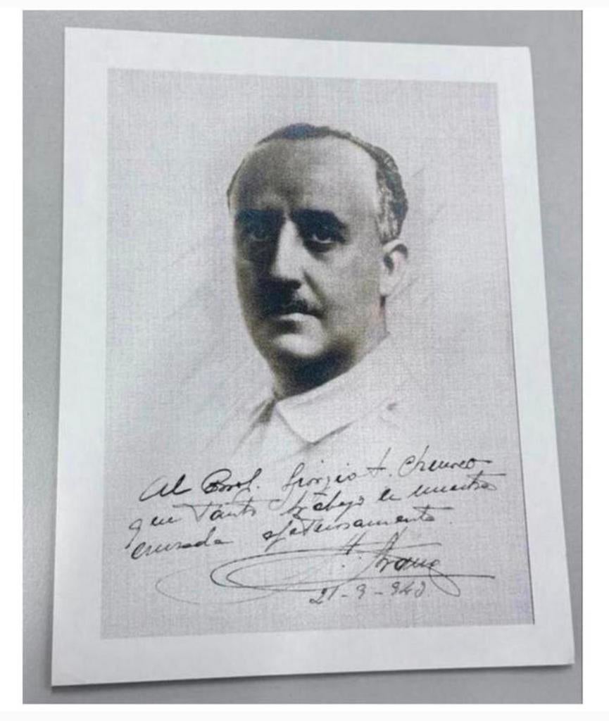 Tirages photographiques signés GENERAL FRANCISCO FRANCO 8-6”, Enlèvement ou Envoi, Comme neuf, Photo ou Carte, Signé