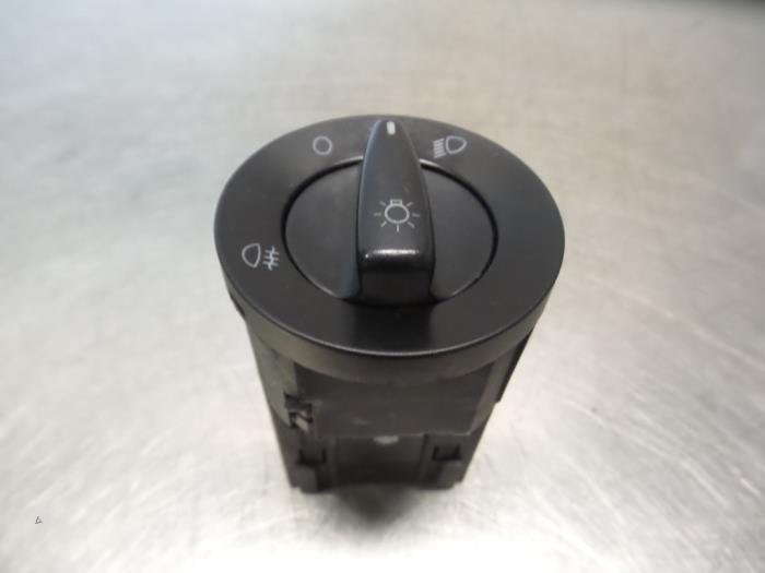 Commutateur lumière d'un Volkswagen Polo (Polo 01-), Volkswagen, -, 3 mois de garantie, Utilisé