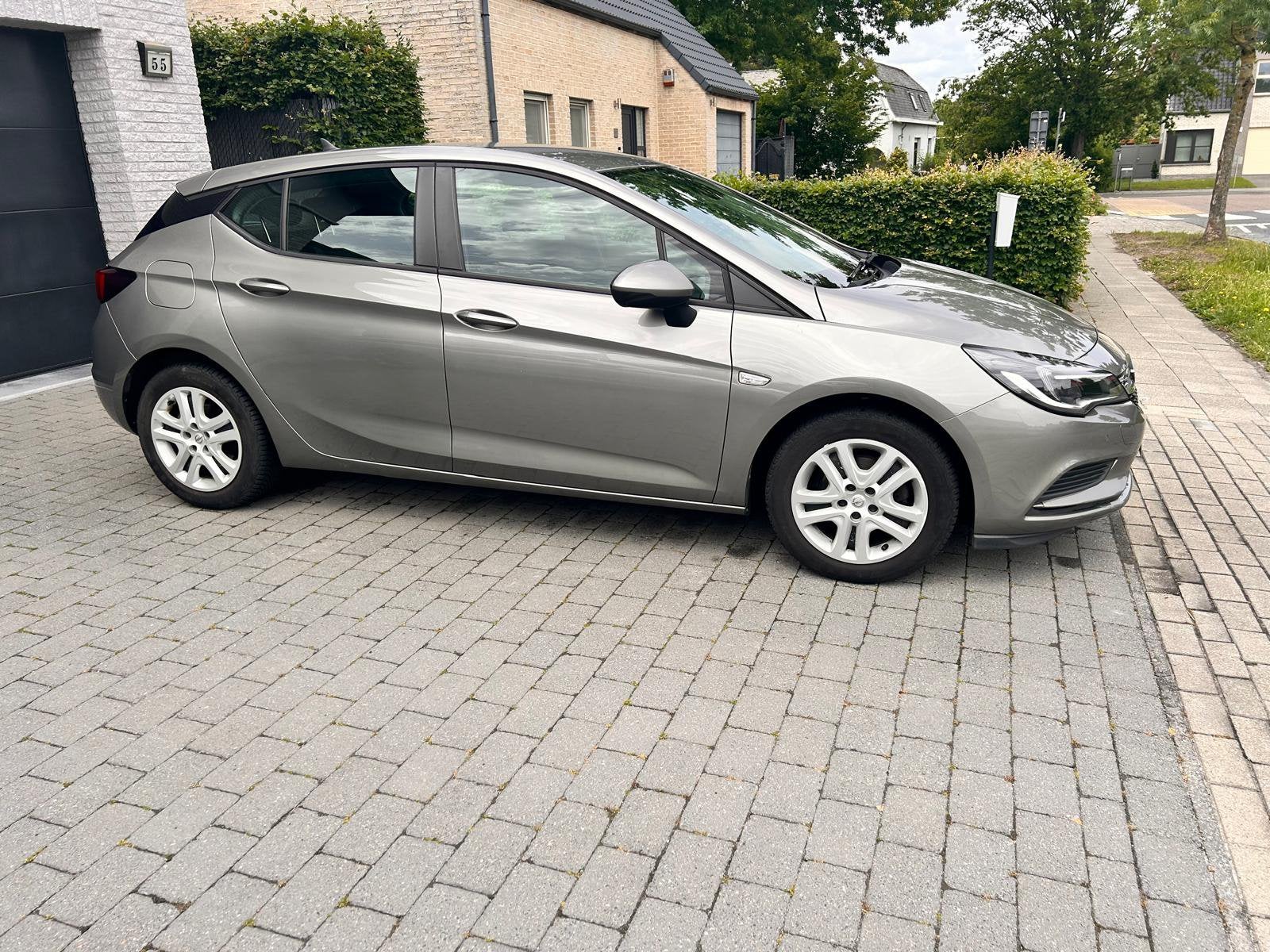 Opel astra 1.0Turbo/ airco/ pdc/ navi/ 2017/ in goede staat, Autos, Argent ou Gris, Achat, Euro 6, Entreprise