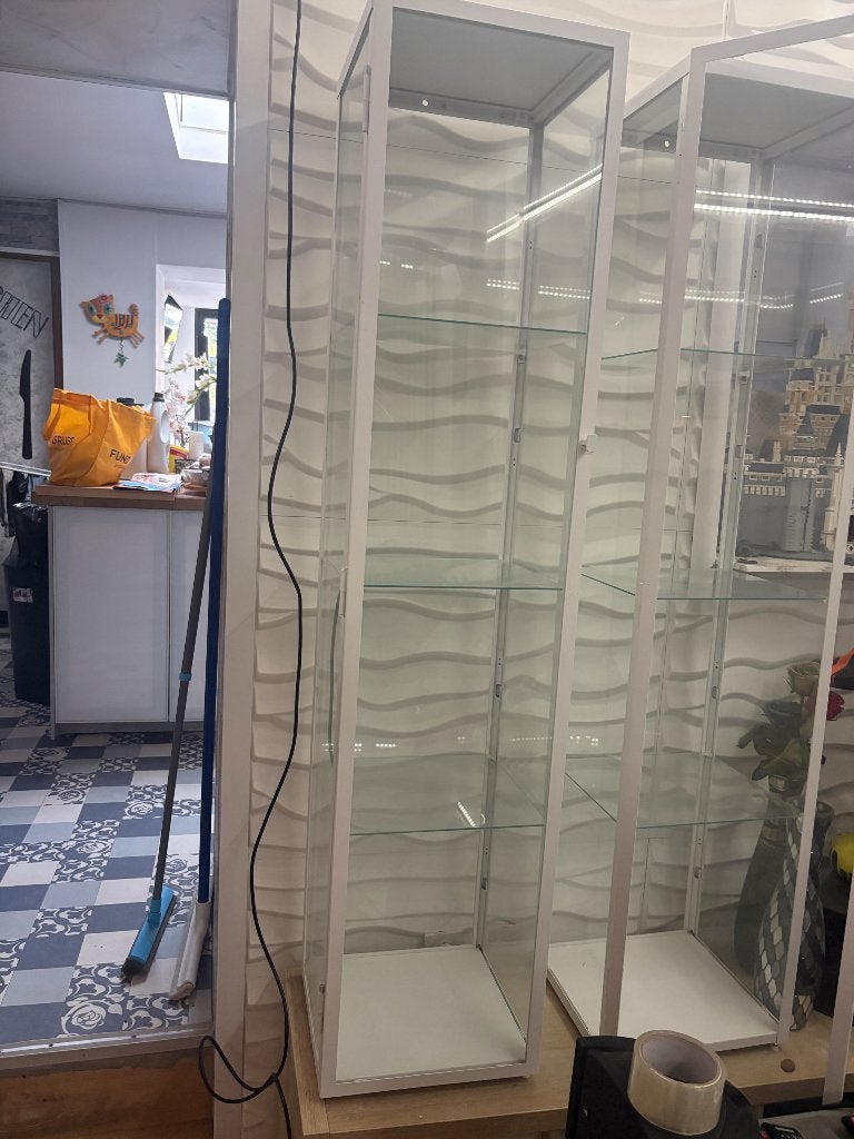 Vitrine à vendre, Maison & Meubles, Armoires | Vitrines, 25 à 50 cm, Avec porte(s), Comme neuf, Verre