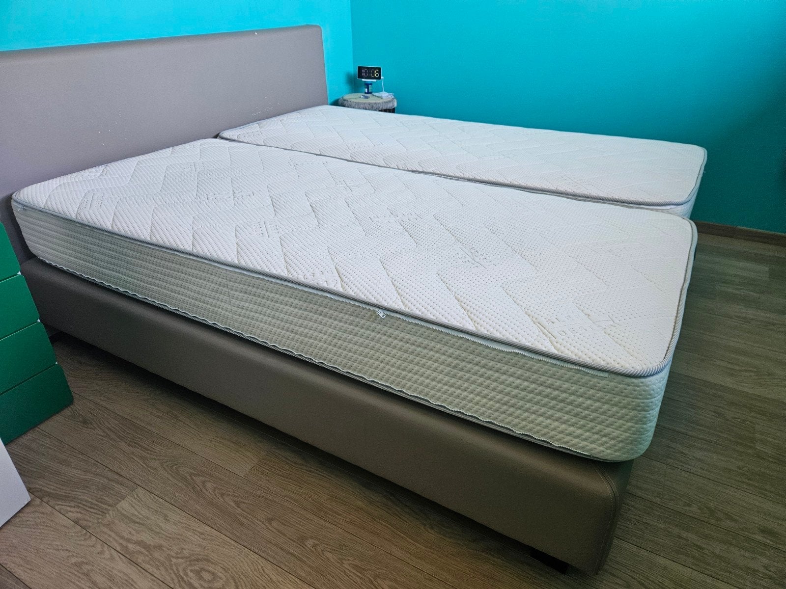 Dubbel bed met matrassen boxspring, Huis en Inrichting, Slaapkamer | Matrassen en Bedbodems, Ophalen