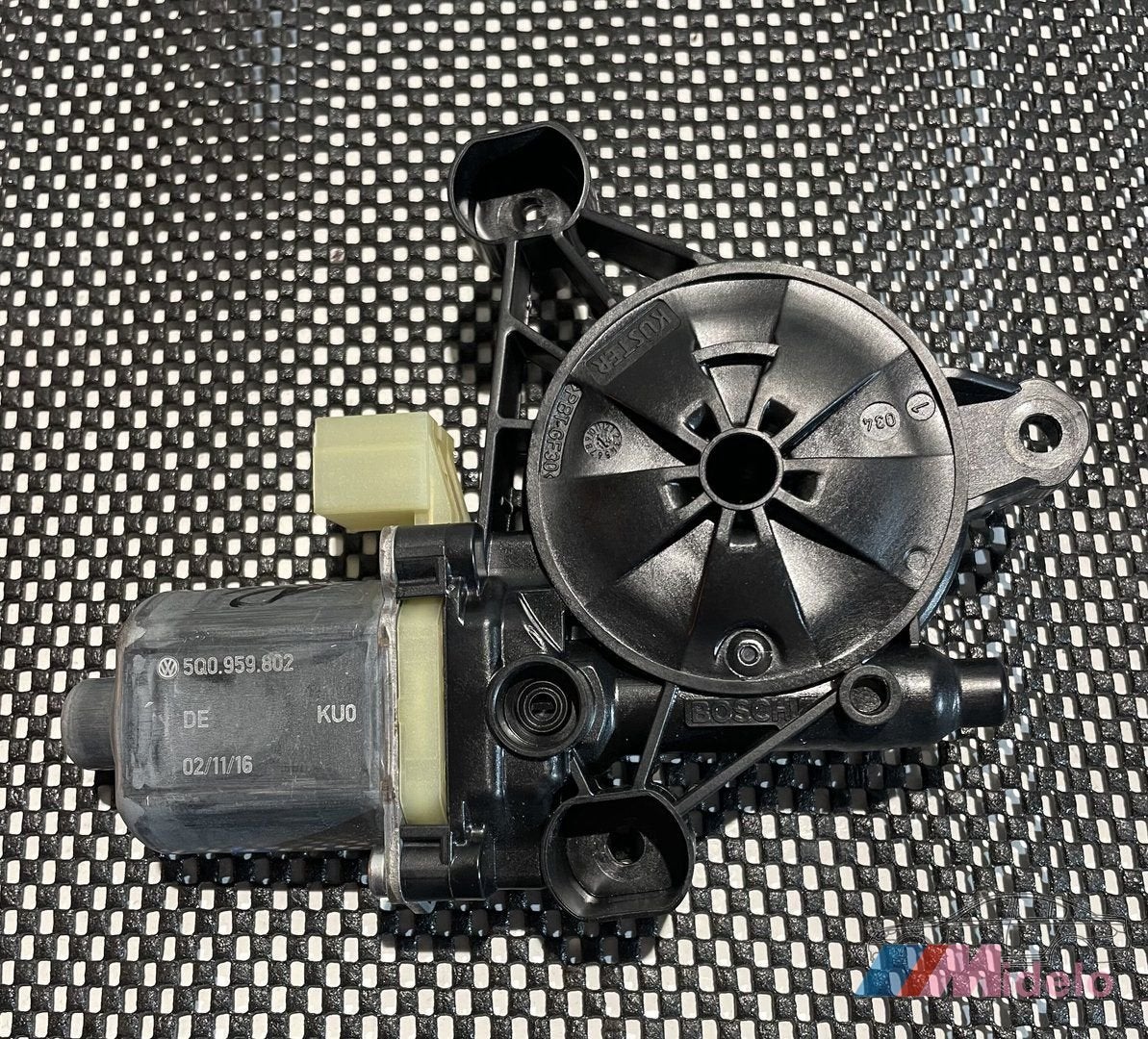 AUDI A3 RAAMMOTOR RECHTS ACHTER 5Q0959802, -, Audi, Utilisé, -