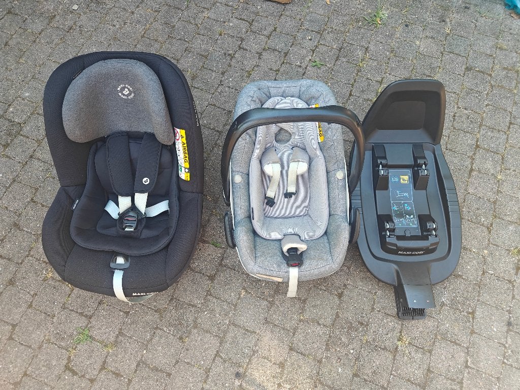 Maxi-Cosi Pebble Plus i-Size + FamilyFix 2 Isofix basis, Ophalen, Zo goed als nieuw, Maxi-Cosi, Isofix