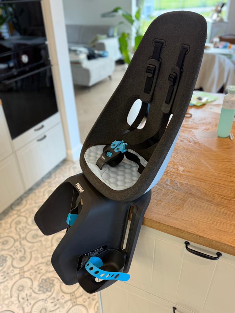 Thule yepp fietsstoel kleur blauw, Ophalen, Zo goed als nieuw