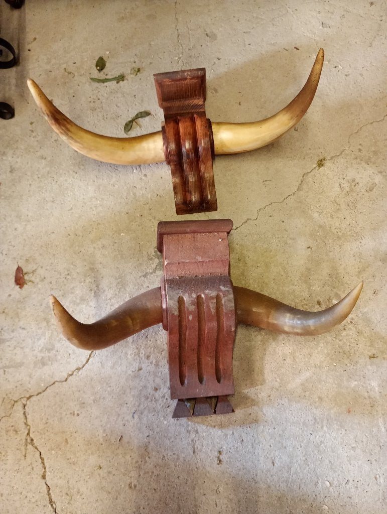 Porte chapeau corne, Enlèvement