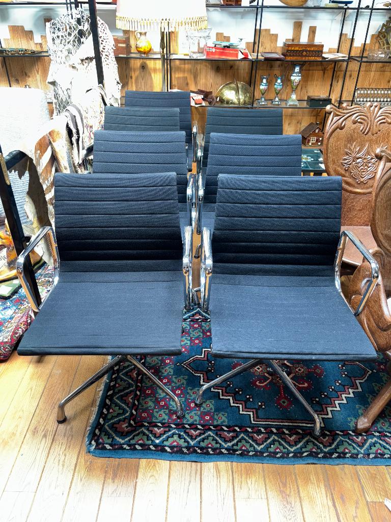 7 chaises bureau Charles & Ray Eames EA 108 Vitra pivotante, Ophalen of Verzenden, Vitra, ., .