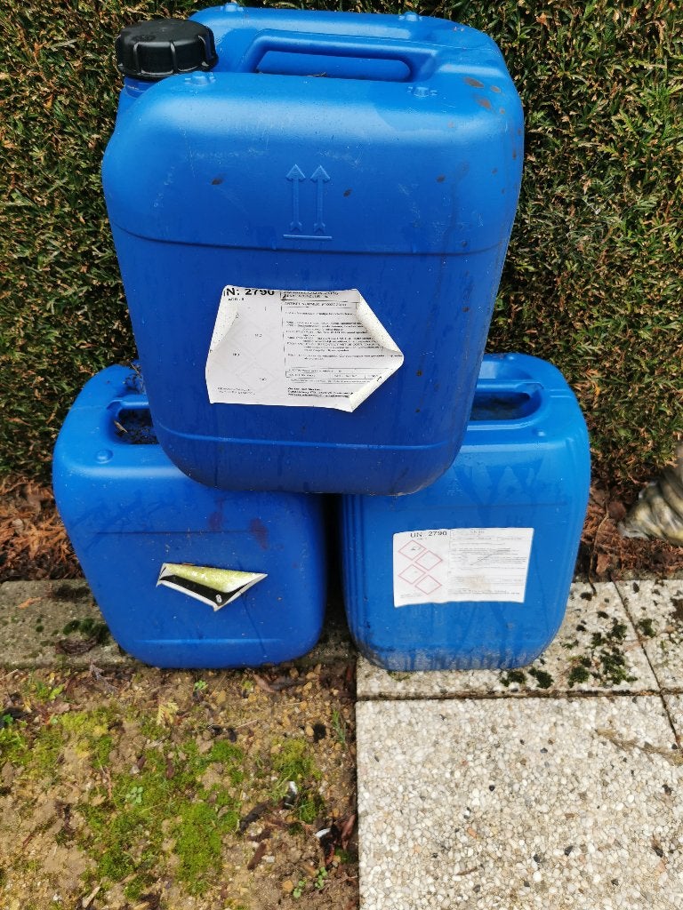 3 watertonnen van 20 liter, Ophalen, Gebruikt