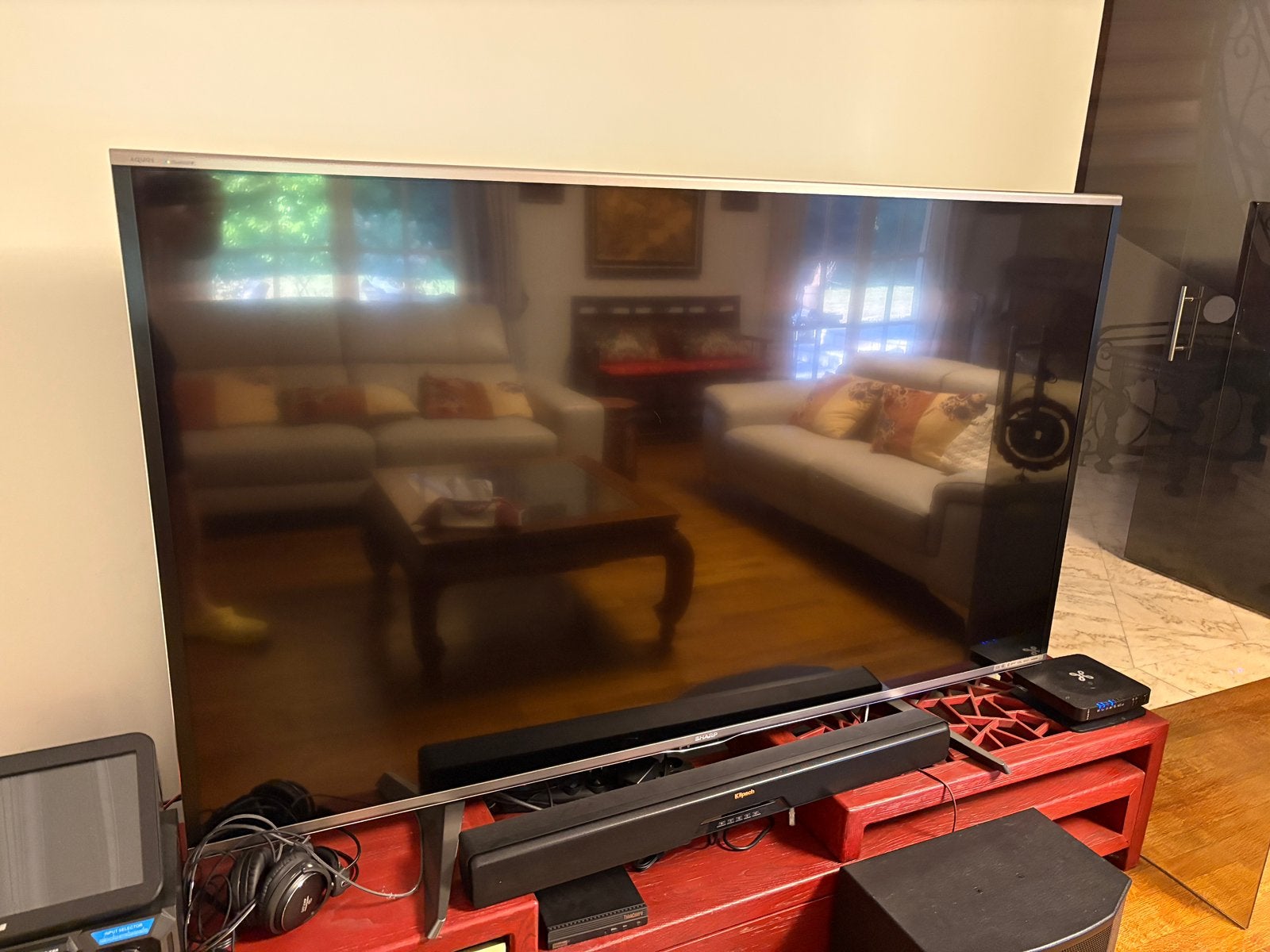 Television Sharp 70 pouces, LED, Enlèvement, Utilisé, 100 cm ou plus