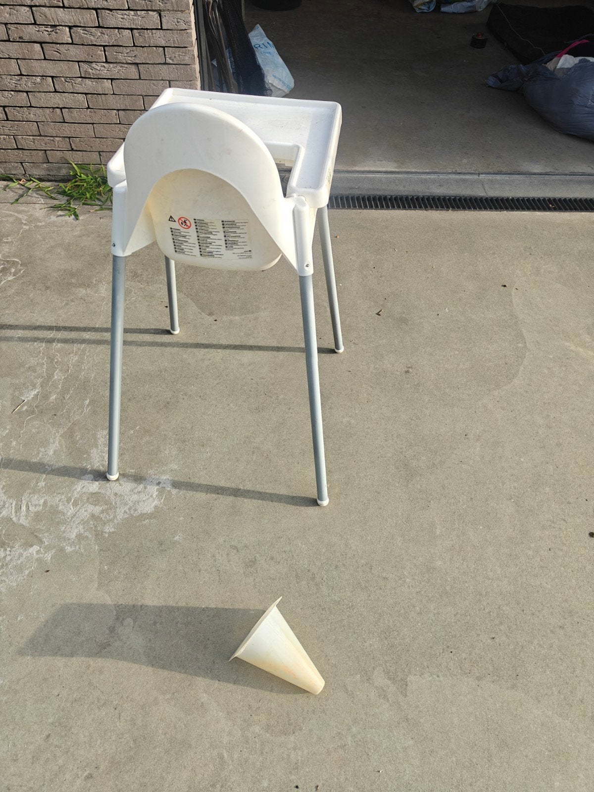 Ikea kinderstoel, Ophalen