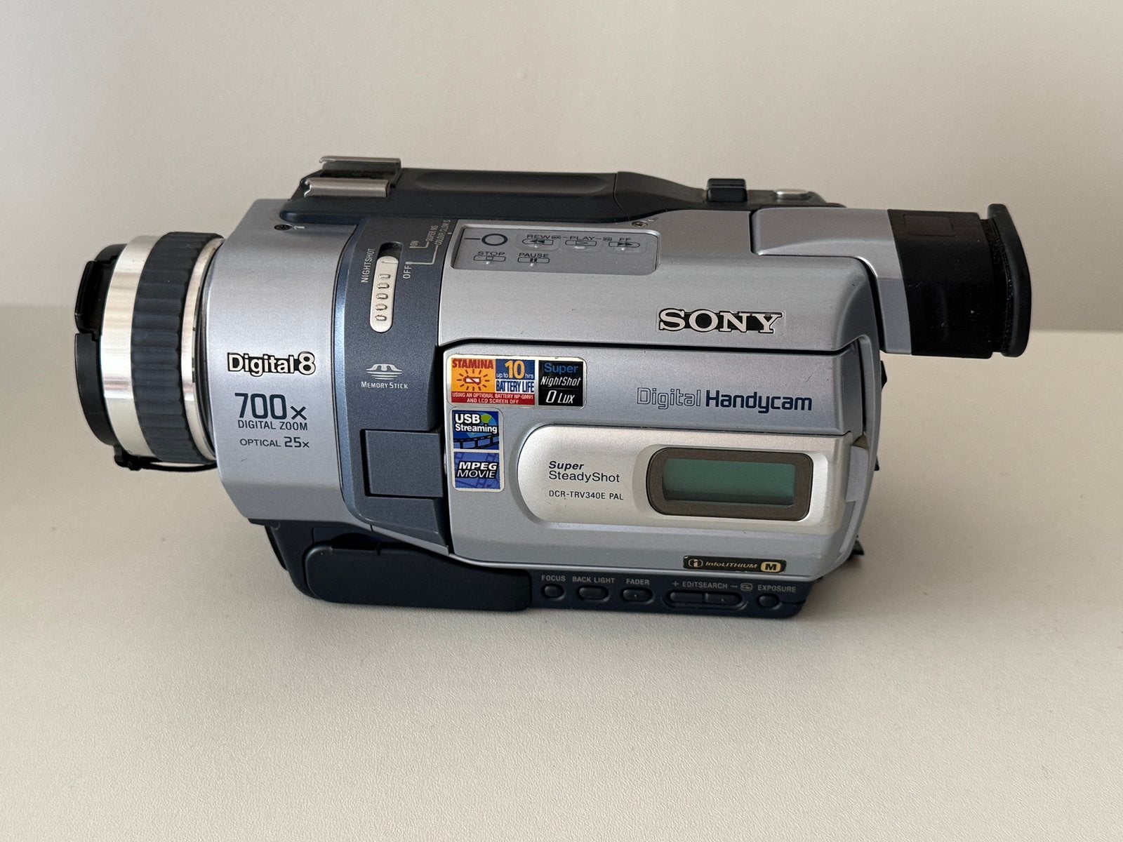 Camera Sony TRV-340E / digital 8 - Hi8 - video 8, Enlèvement ou Envoi, Comme neuf, Caméra, Sony