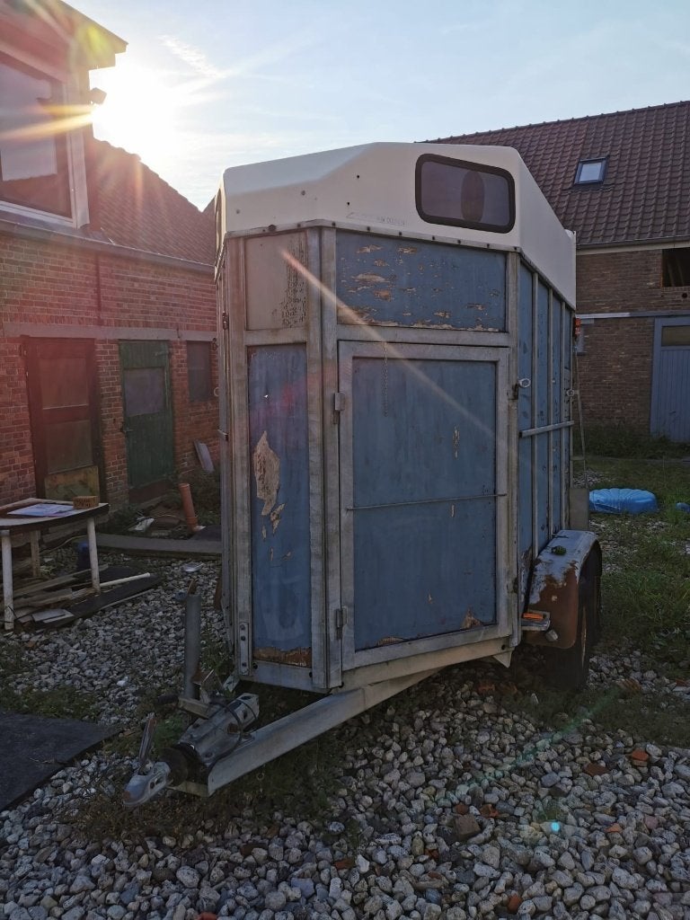 Paardentrailer  opknapper!, Animaux & Accessoires, Chevaux & Poneys | Semi-remorques & Remorques, Enlèvement, Utilisé, Bois, Remorque 2 chevaux