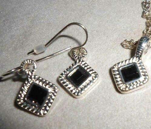 AVON :ensemble : pendentif + boucles, Enlèvement ou Envoi, Neuf, Argent, Argent