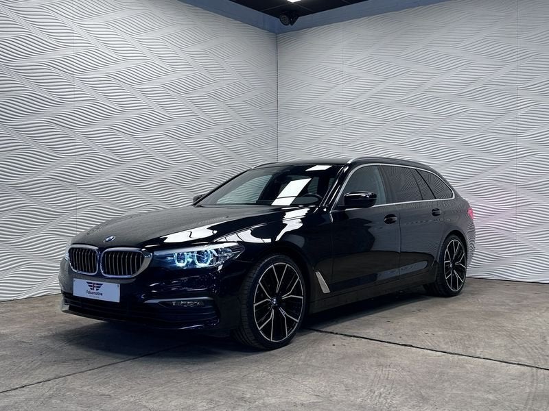 BMW Série 5 518d*AUT*CARPLAY*ZTLVERW.*LEDER*TOURING*, 4 cilinders, 136 pk, Zwart, Leder