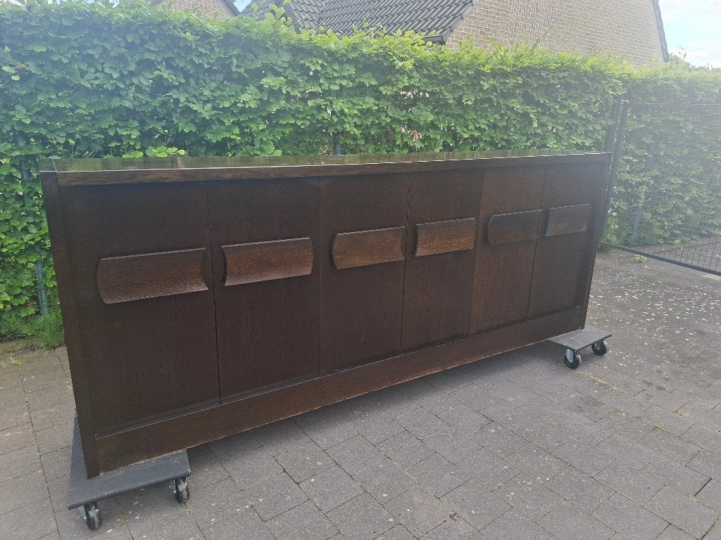 Brutalist dressoir, Ophalen