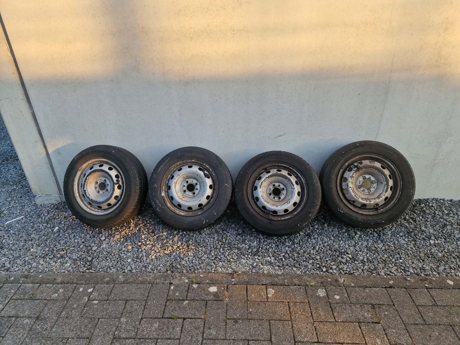 Pneux usé Michelin 185/65 R15, Autos : Pièces & Accessoires, Pneus & Jantes, 15 pouces, Pneus et Jantes, Pneus été, Véhicule utilitaire