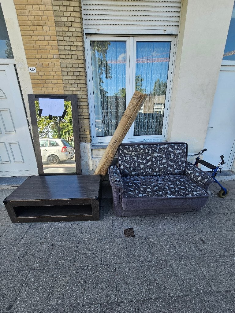 Gratis zetel, tapijt en spiegel, Huis en Inrichting, Woonaccessoires | Overige, Ophalen