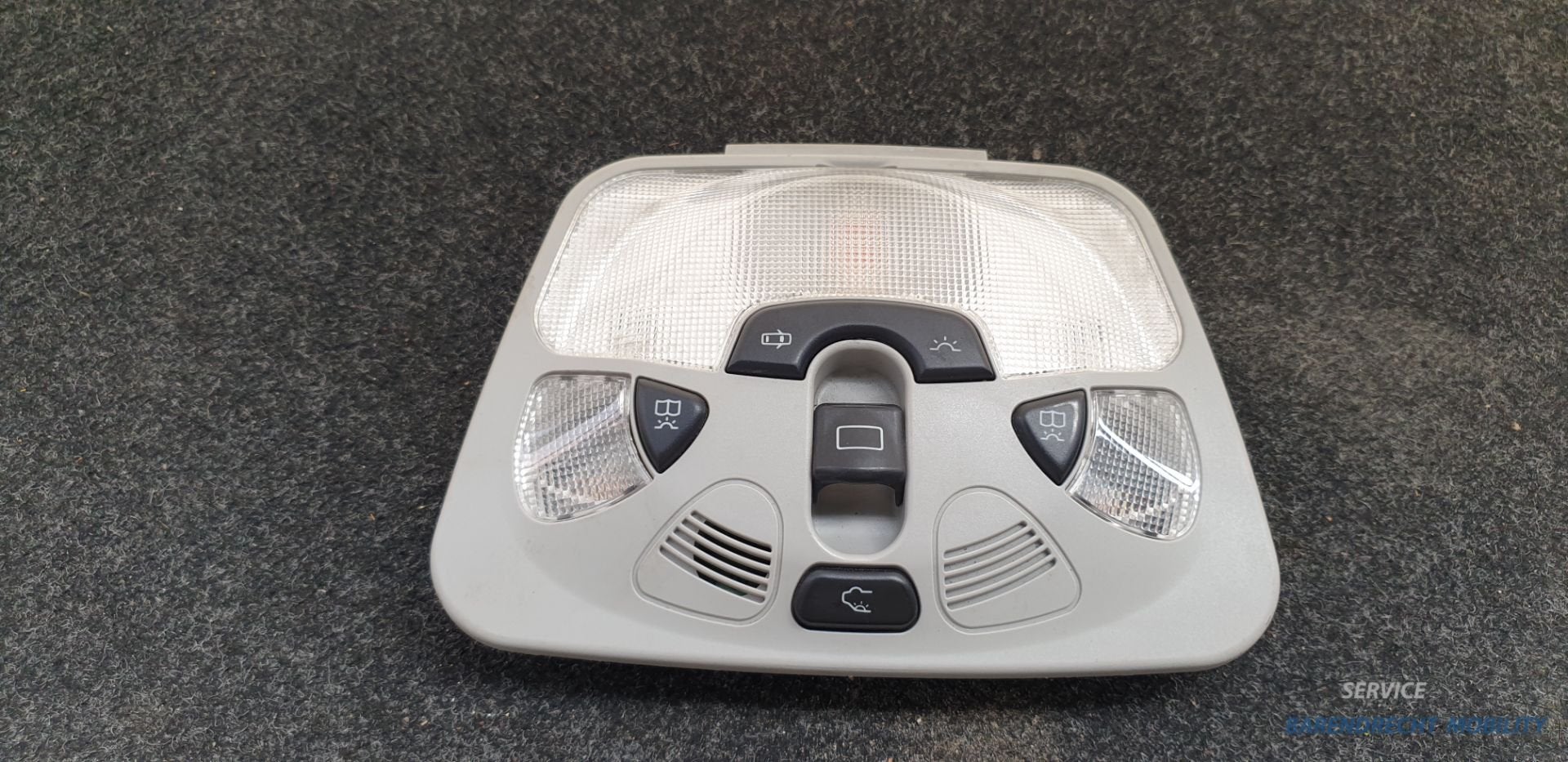 Binnenverlichting CLK C klasse Mercedes W209 W203 2098200901, Gebruikt, Mercedes-Benz AG, Mercedes-Benz, Mercedesstrasse 120
70372  Stuttgart, DE