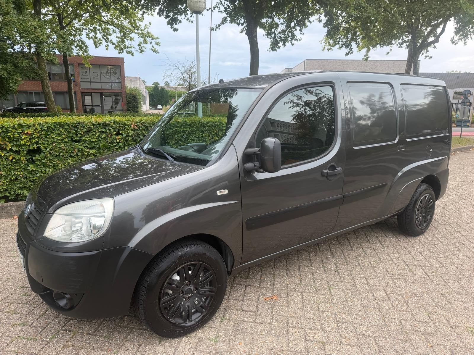 FIAT DOBLO CARGO 1.4 ESSENCE 2007 174000 KM ET INSPECTION, Autos, Argent ou Gris, Achat, 14 cm³, 3 places
