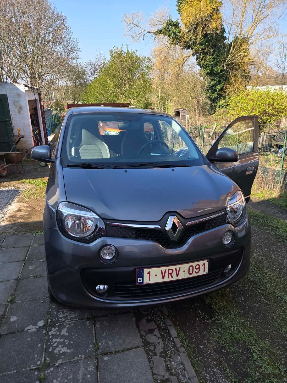 Twingo 2019 INTENS SCE 70 avec car- pass, 999 cm³, Aide au démarrage en côte, Essence, 3 cylindres