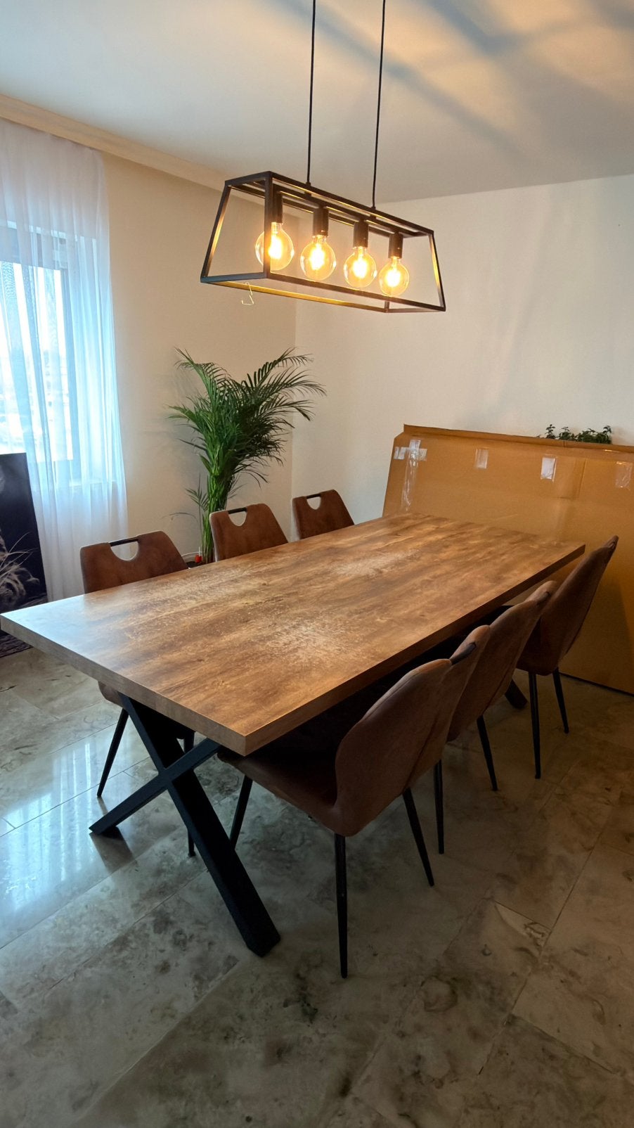 Eettafel met 6 stoelen – houtlook, zo goed als nieuw, Huis en Inrichting, Ophalen, Gebruikt