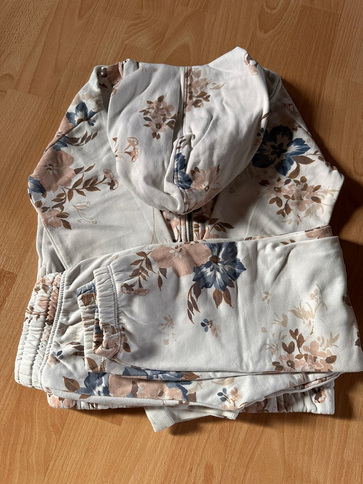 hoodie met broek voor meisjes maat 134/140, Ophalen, Zo goed als nieuw