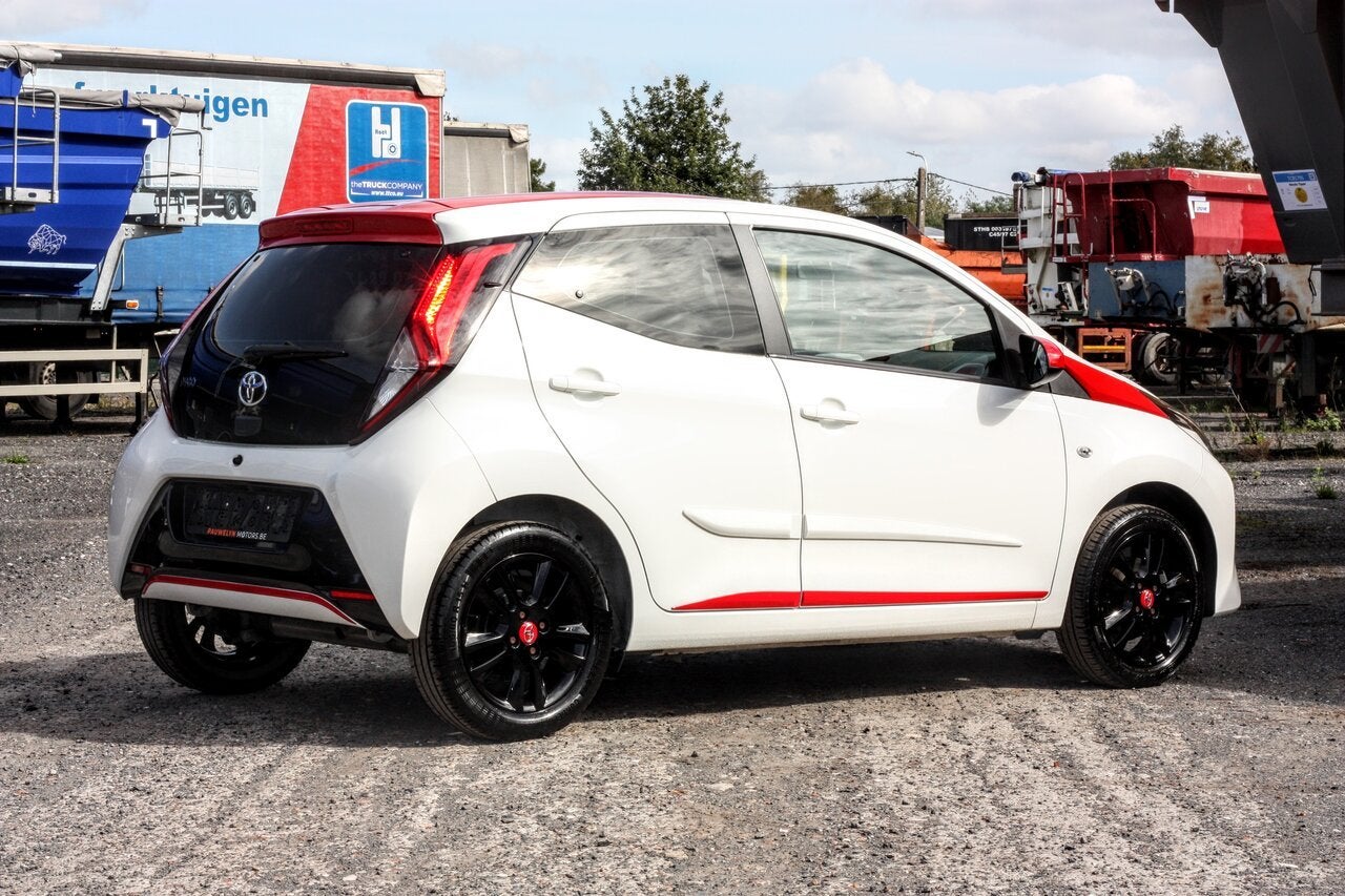 Toyota Aygo 1.0 VVT xplayII/ CruiseControl/ Carplay/ Camera, Autos, 0 kg, Achat, Euro 6, Entreprise