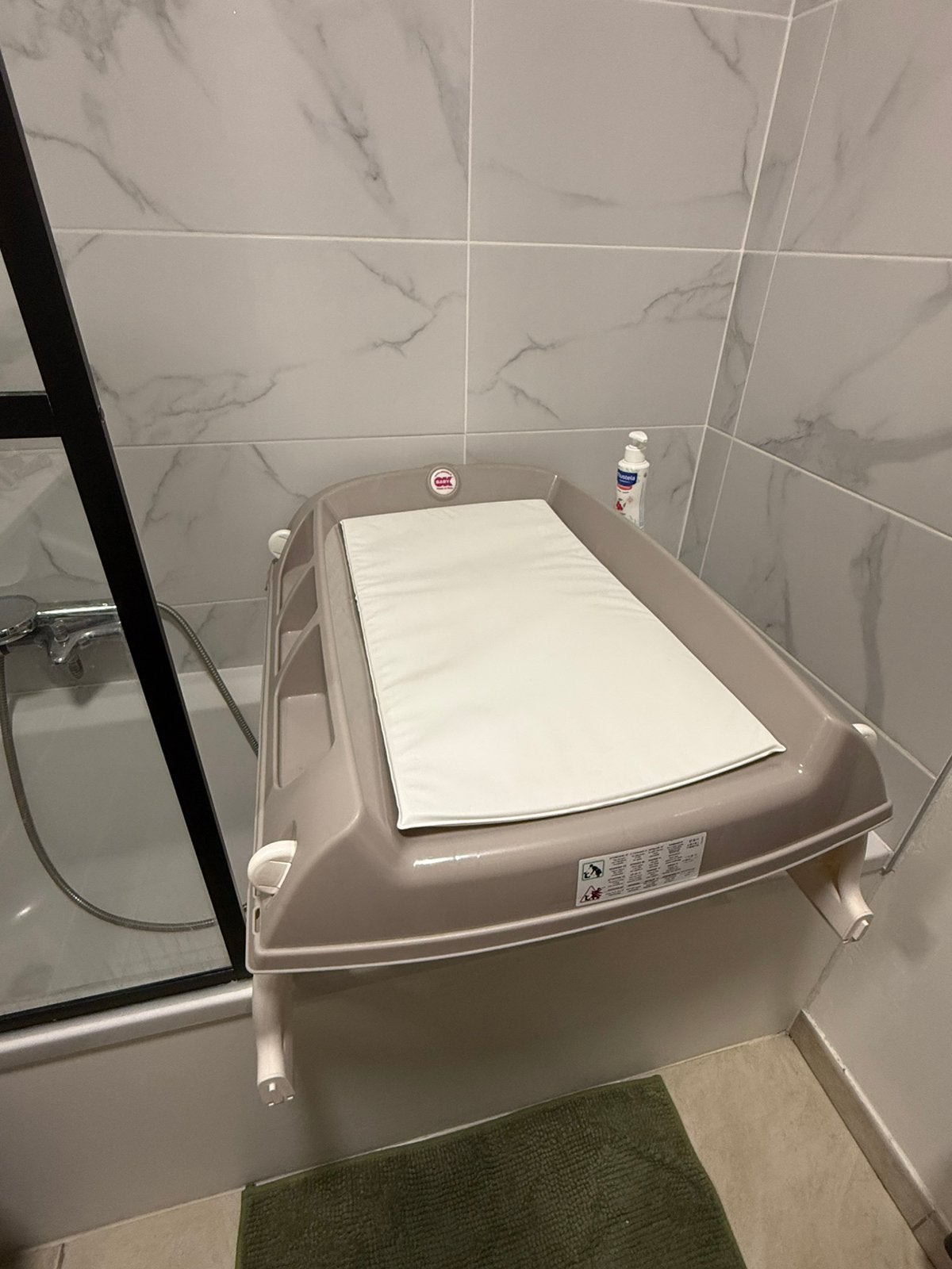 Table/matelas à langer pour baignoire/lit, Enfants & Bébés, Bains & Soins, Autres marques, Enlèvement, Utilisé, Standard
