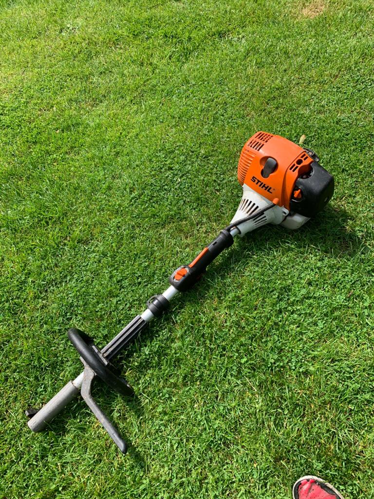 Stihl Km 130R, Jardin & Terrasse, Enlèvement, Comme neuf, 30 à 50 cm, Essence