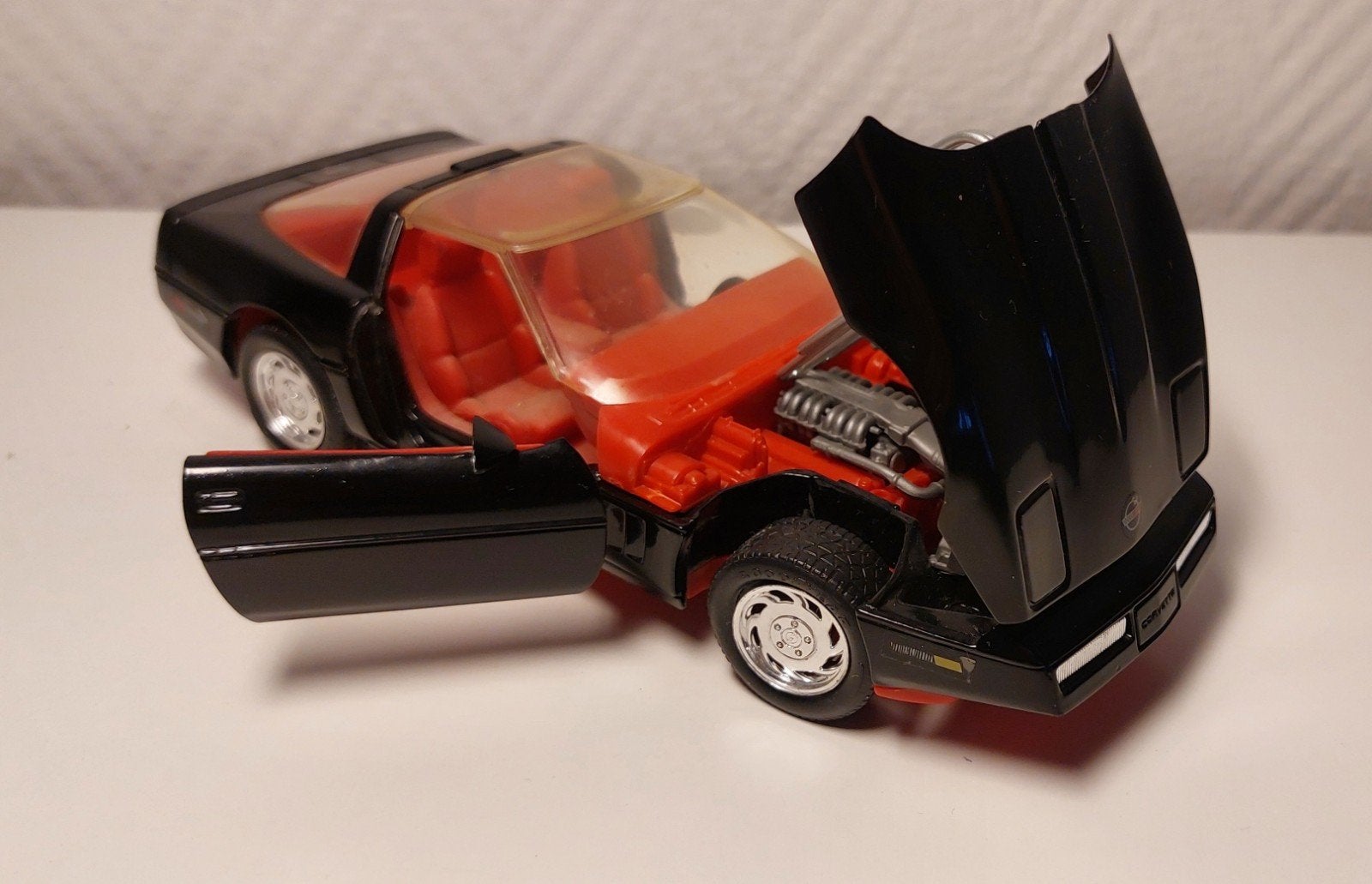 Revell Chevrolet Corvette SR 1 noire., Enlèvement ou Envoi, Comme neuf, Voiture, Revell