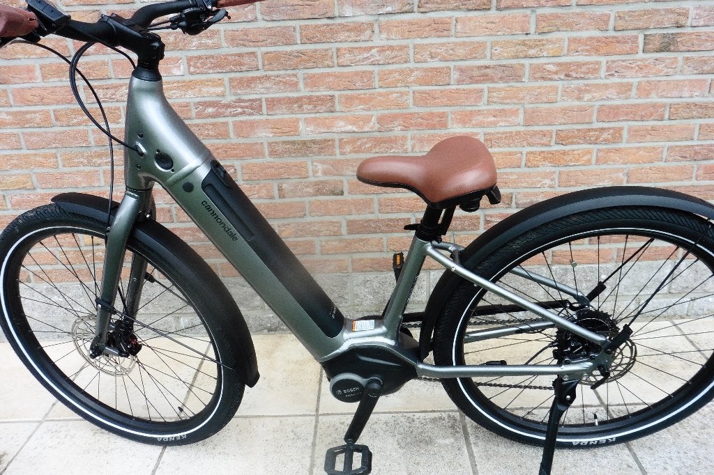 CANNONDALE AVENTURE NEO 4 GRIS SM (x)  10 KM, Autres marques, 47 à 51 cm, Enlèvement ou Envoi, 50 km par batterie ou plus