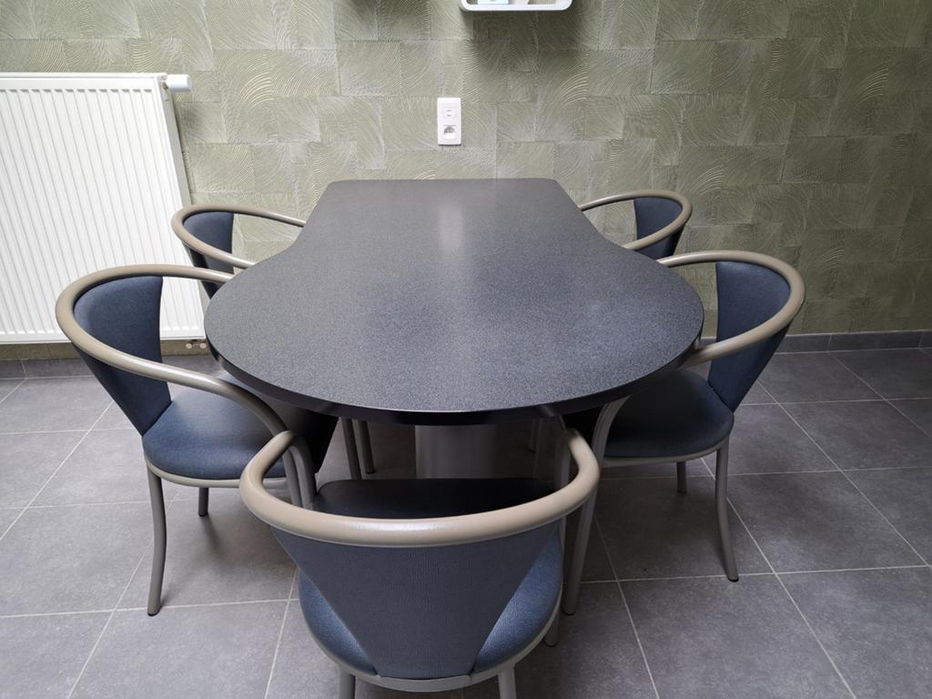 Keukentafel met vijf stoelen, Huis en Inrichting, Tafels | Eettafels, Ophalen