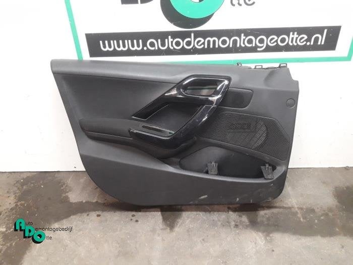 Revêtement portière 4portes avant gauche d'un Peugeot 208, -, 3 mois de garantie, Utilisé, -