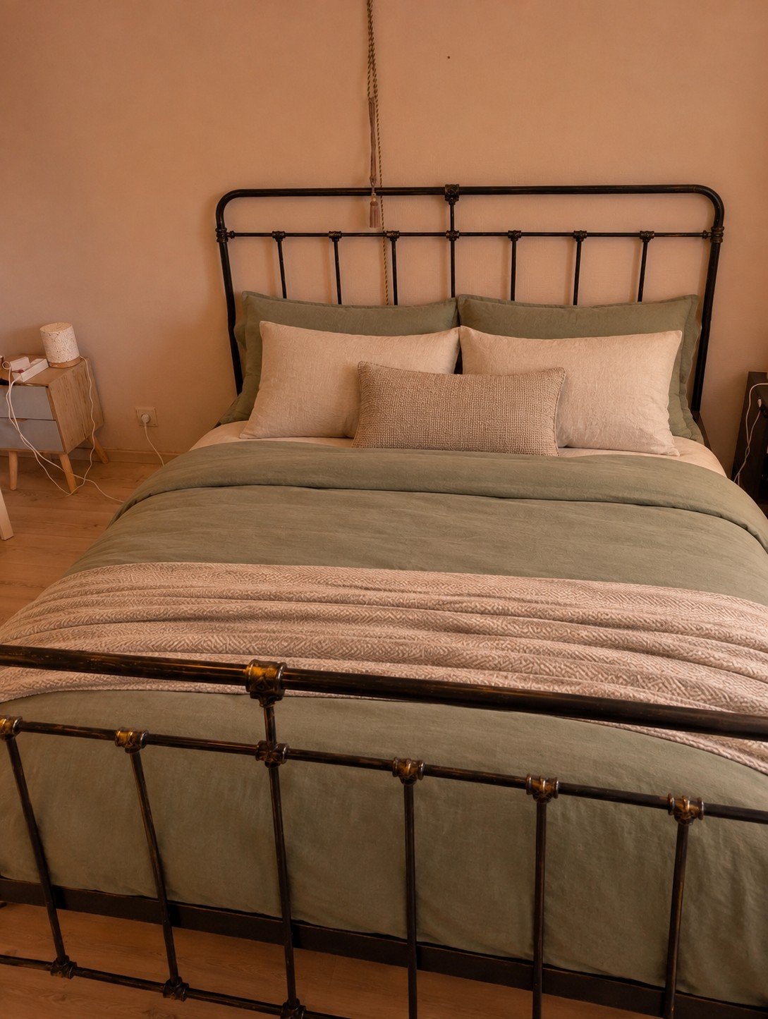 Bed 1m80 inclusief lattenbodems, Huis en Inrichting, Ophalen, Zwart
