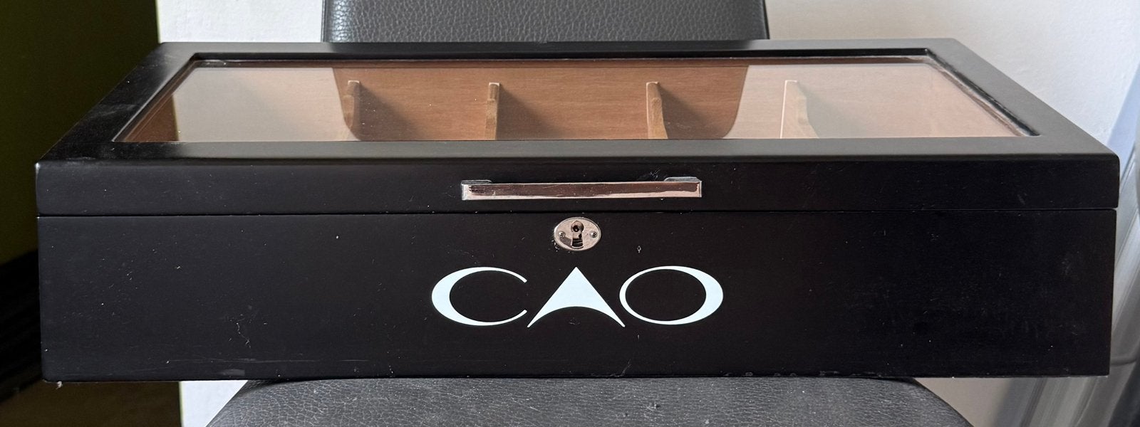 Luxe zwarte houten sigaren humidor / sleutel ontbreekt, Enlèvement, Utilisé
