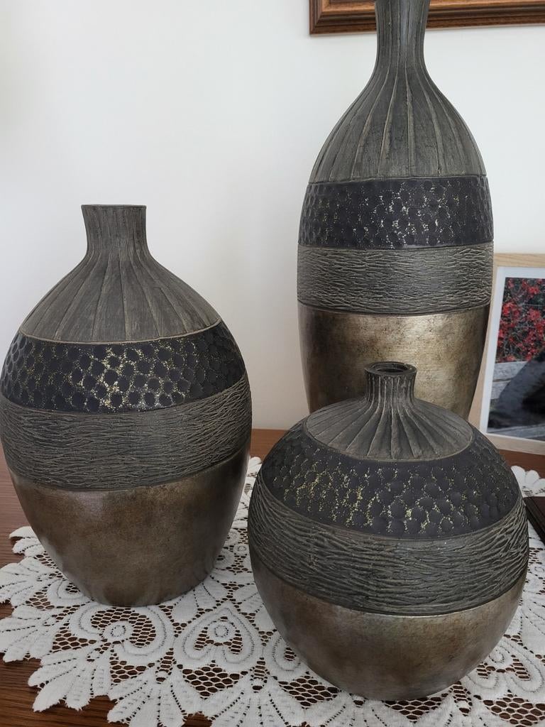 3 vases, Enlèvement
