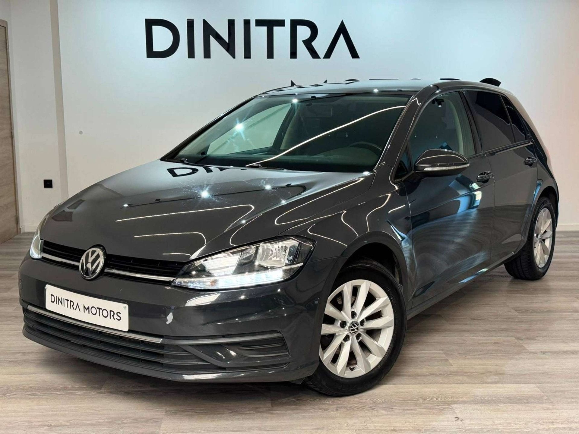 Volkswagen Golf 1.0 TSI Highline - Carplay/Navi/Cruise, Autos, Volkswagen, Argent ou Gris, Achat, Entreprise, Boîte manuelle