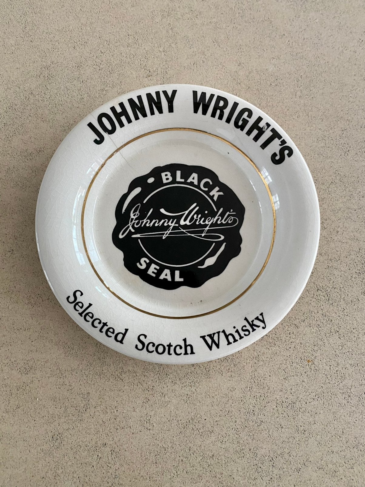PORSELEINEN ASBAK JOHNNY WRIGHT’S SCOTCH WHISKY, Ophalen of Verzenden, Nieuw, Gebruiksvoorwerp