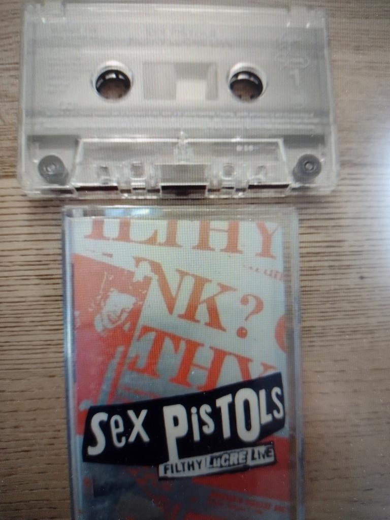 PUNK MUZIEK CASSETTE: SEX PISTOLS: FILTHY LUCRE LIVE, CD & DVD, Cassettes audio, Enlèvement ou Envoi, Originale, Comme neuf, Autres genres