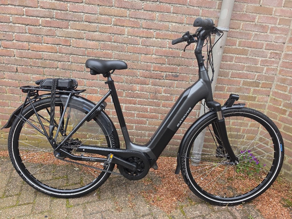 uit 2023 nieuw staat batavus finez bosch motor intube accu, Ophalen, Batavus, Zo goed als nieuw, 50 km per accu of meer