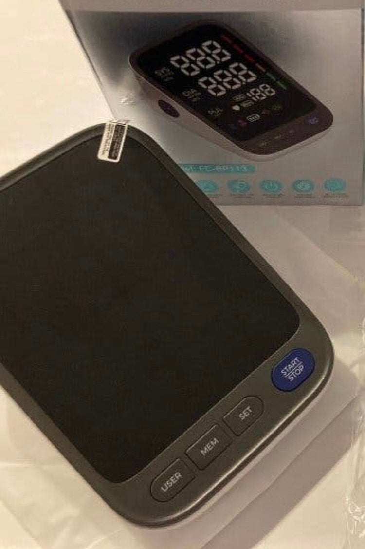 NIEUW senioren bloeddrukmeter grote display kleur, adapter, Enlèvement, Comme neuf